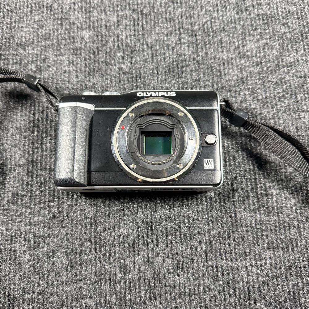 Olympus Pen E-PL1 Digital Camera w/ Extra Battery + Charger W/32 Gb Sd No Flash